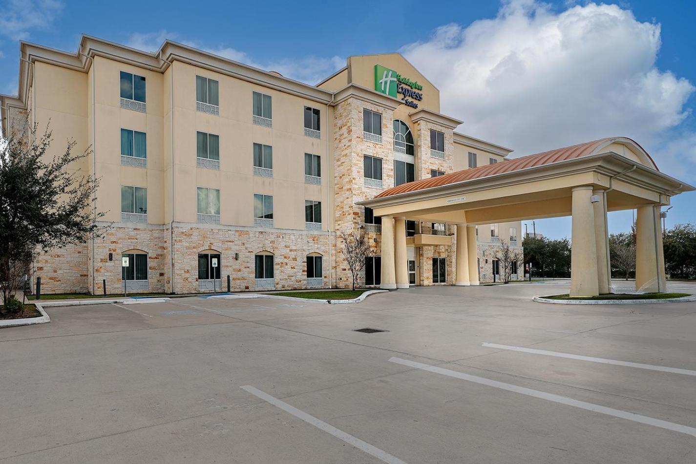 Holiday Inn Express & Suites Houston Northwest-Brookhollow By Ihg Exterior photo