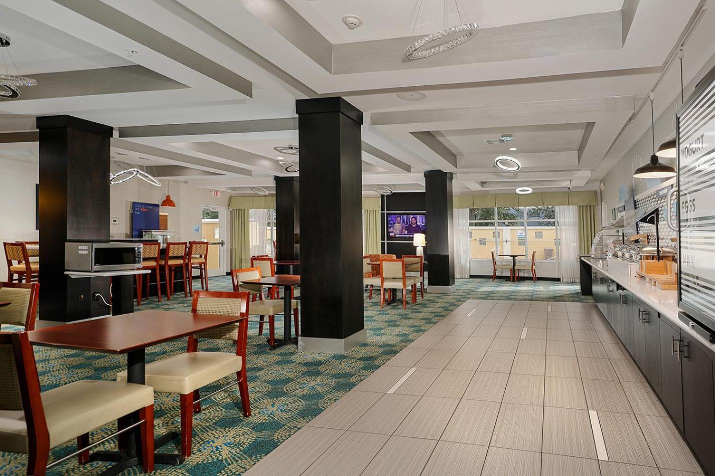 Holiday Inn Express & Suites Houston Northwest-Brookhollow By Ihg Exterior photo