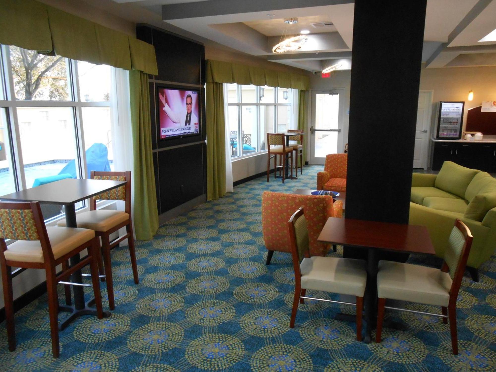 Holiday Inn Express & Suites Houston Northwest-Brookhollow By Ihg Exterior photo