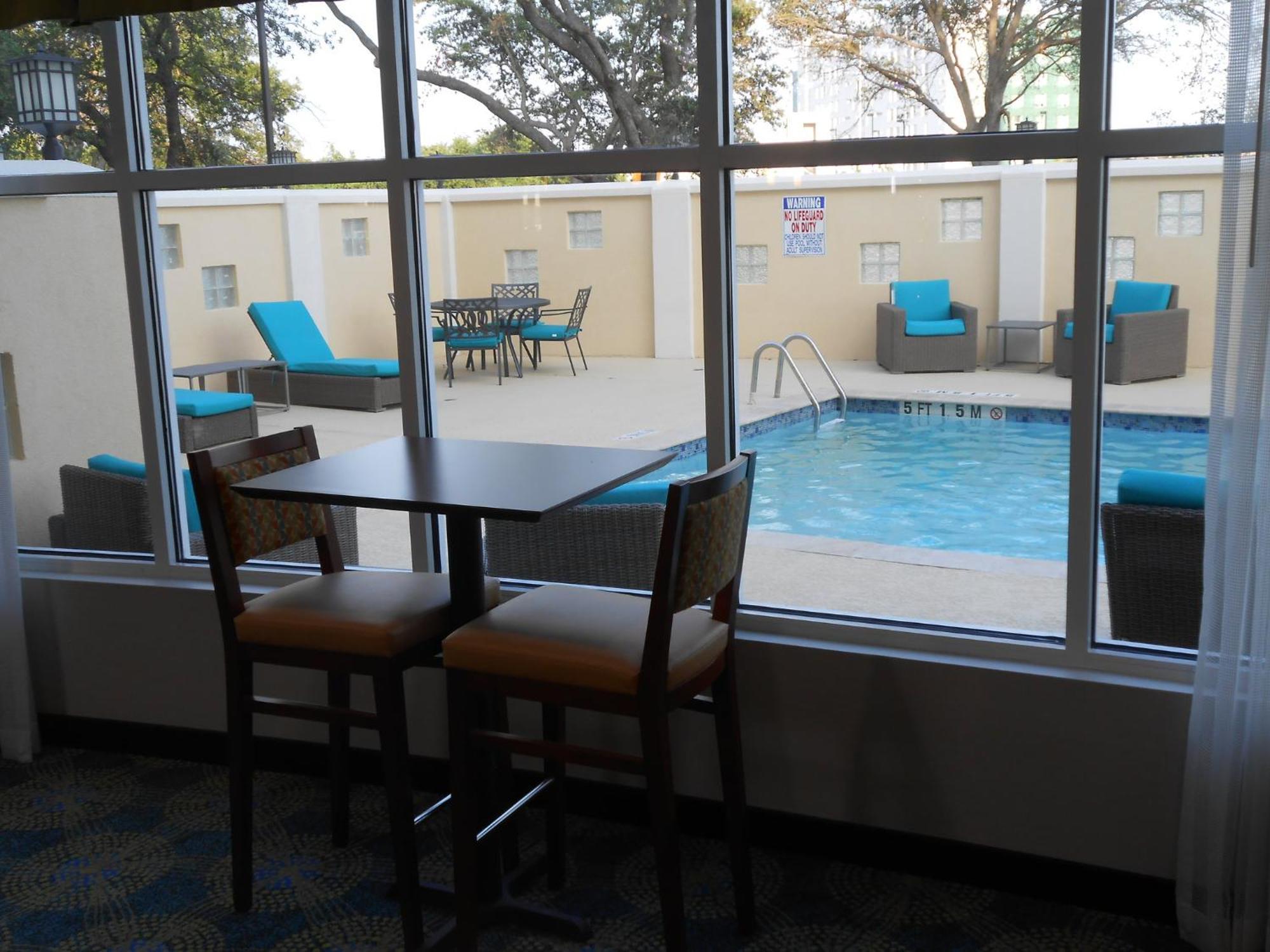 Holiday Inn Express & Suites Houston Northwest-Brookhollow By Ihg Exterior photo