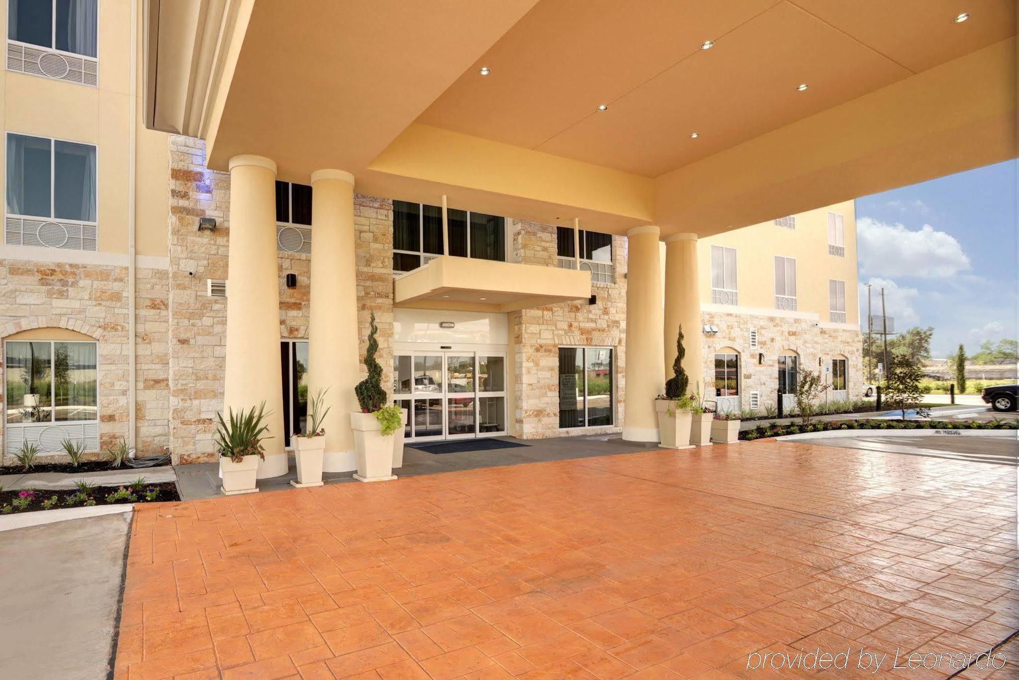 Holiday Inn Express & Suites Houston Northwest-Brookhollow By Ihg Exterior photo