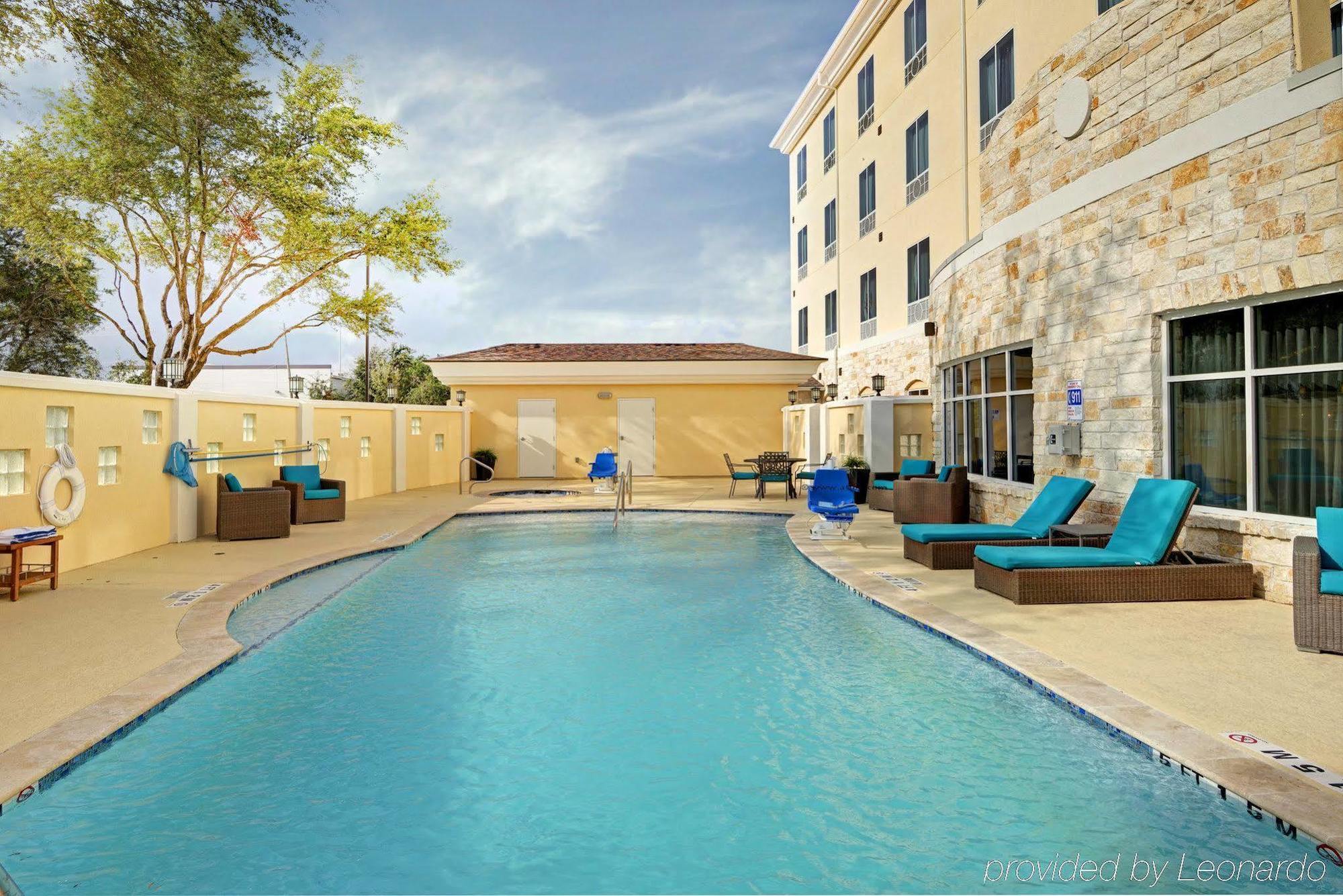 Holiday Inn Express & Suites Houston Northwest-Brookhollow By Ihg Exterior photo